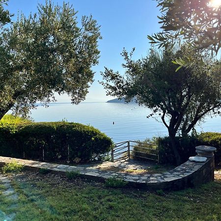 Villa Liana Sourpi ภายนอก รูปภาพ