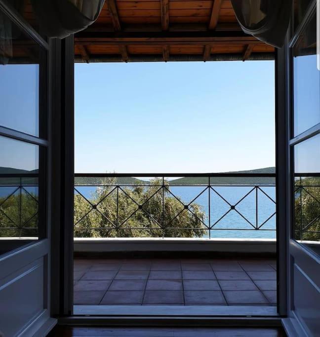 Villa Liana Sourpi ภายนอก รูปภาพ