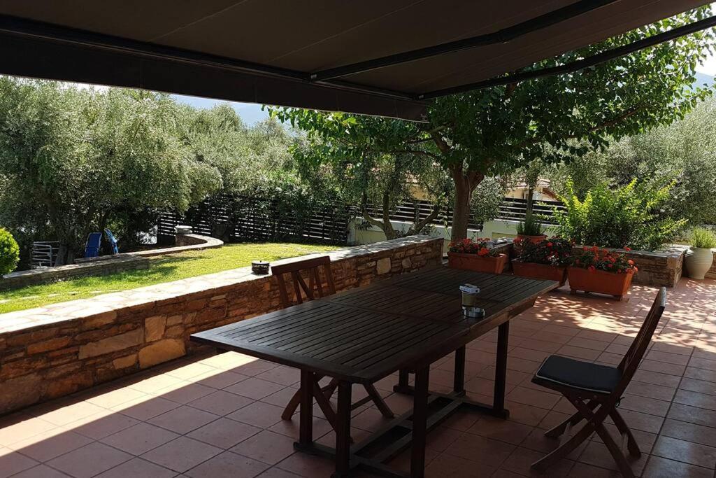 Villa Liana Sourpi ภายนอก รูปภาพ
