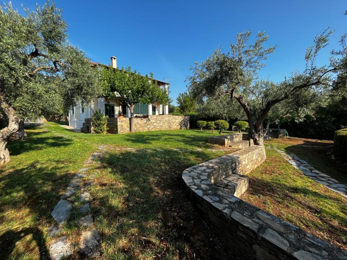 Villa Liana Sourpi ภายนอก รูปภาพ