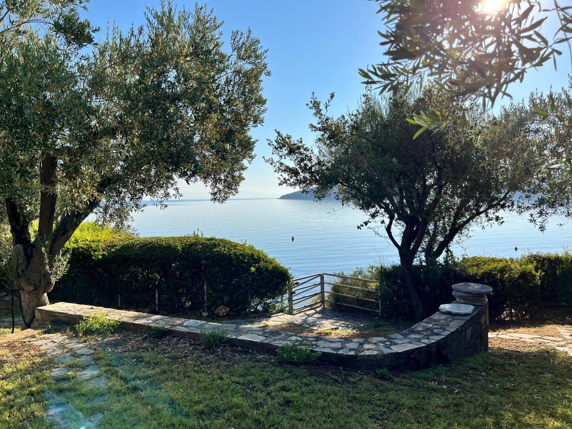 Villa Liana Sourpi ภายนอก รูปภาพ