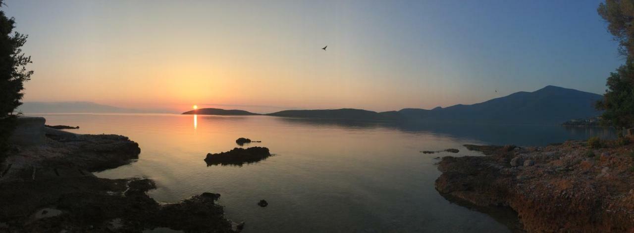 Villa Liana Sourpi ภายนอก รูปภาพ